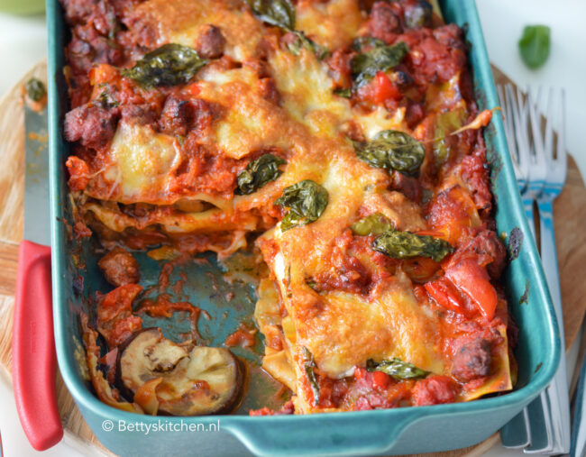 recept voor lasagna met aubergine en worst uit de oven © bettyskitchen