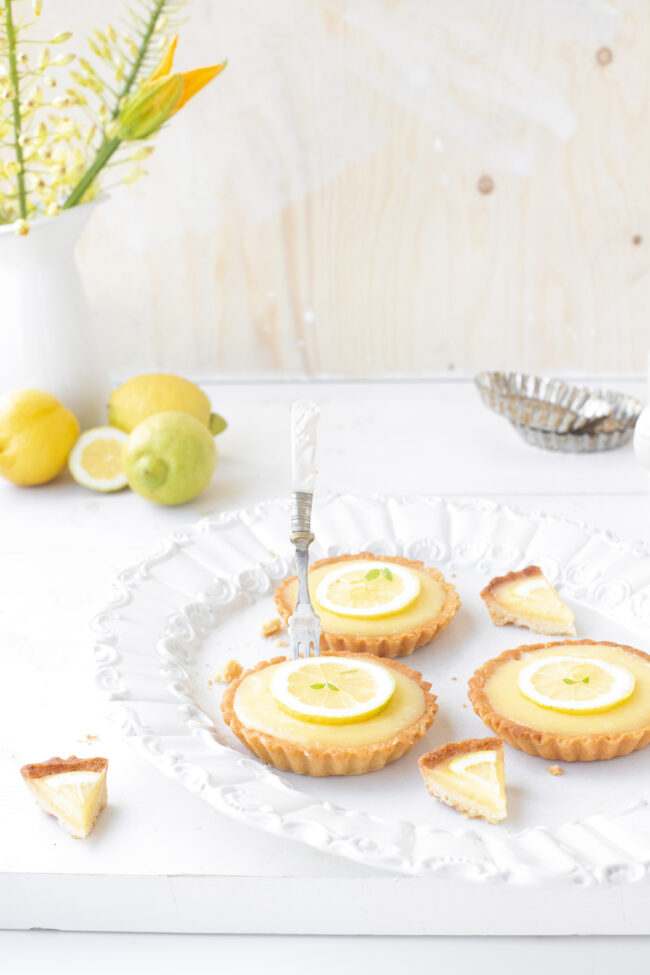 citroen tartelettes van The Lemon Kitchen Kookboek