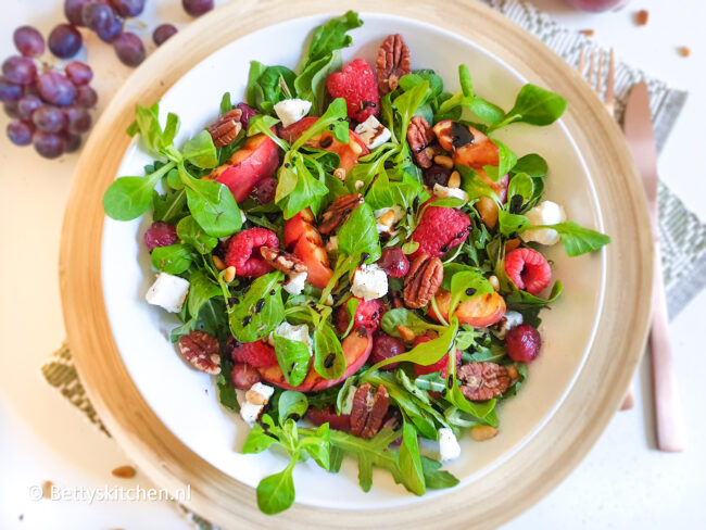 recept zomerse salade met gegrild fruit