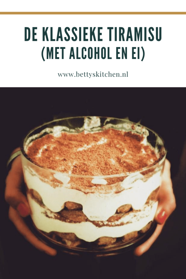 recept voor de klassieke tiramisu met alcohol en ei © bettyskitchen.nl