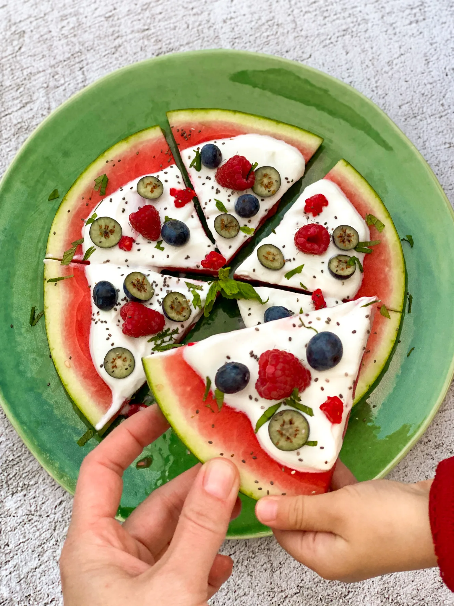 huiswerk maken markt Emuleren Watermeloen Pizza met kwark en vers fruit | Recept | Betty's Kitchen