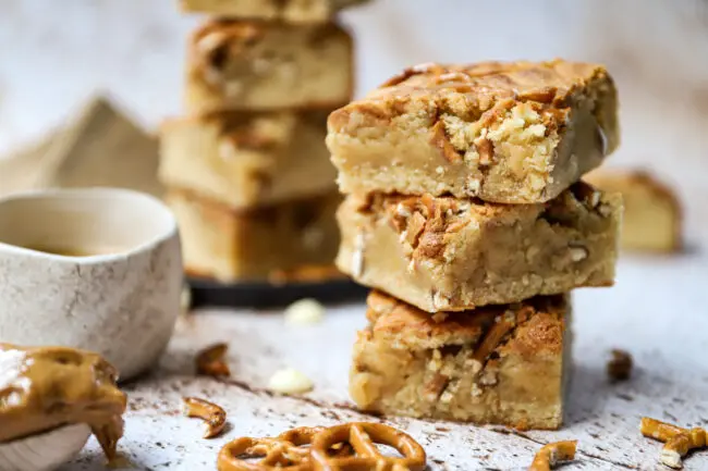 recept blondies met pretzels en pindakaas
