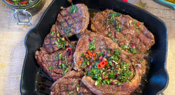 Gegrilde steaks chimichurri