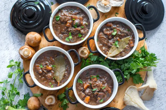 recept vegetarisch stoofvlees met aubergine en paddenstoelen © bettysktichen.nl