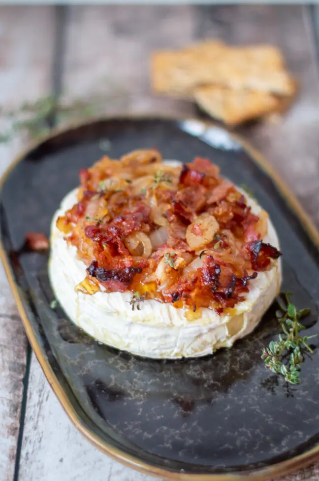 gebakken camembert uit de oven keto © bettyskitchen.nl
