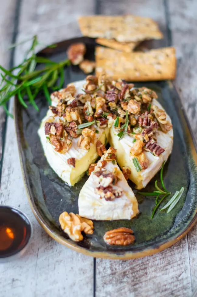 gebakken camembert uit de oven keto © bettyskitchen.nl