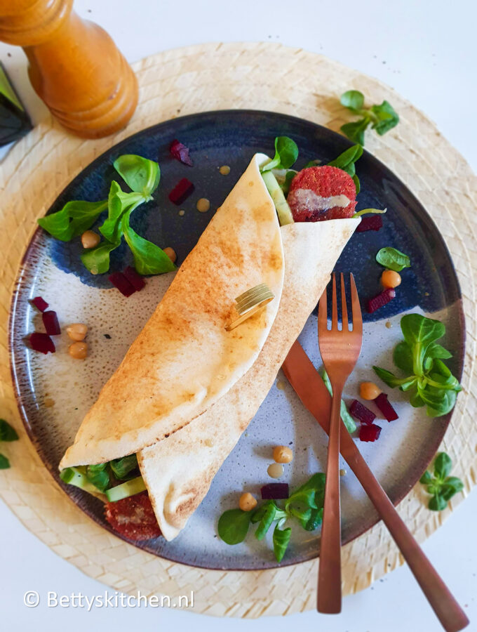 recept libanese wraps met rode bieten falafel © bettyskitchen.nl