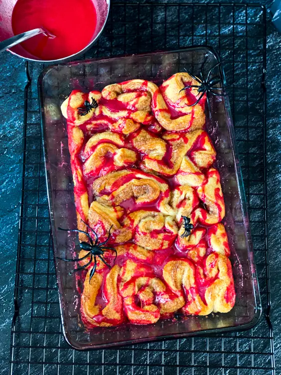 kaneelbrood halloween ontbijt © bettyskitchen.nl croissantdeeg darmen