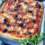 recept plaatpizza met prosciutto ham en olijven © bettyskitchen.nl