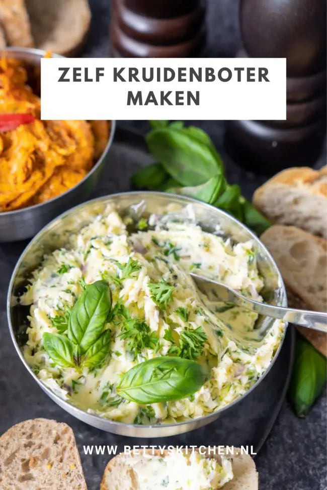 recept voor zelf kruidenboter maken met tuinkruiden en knoflook bettyskitchen.nl