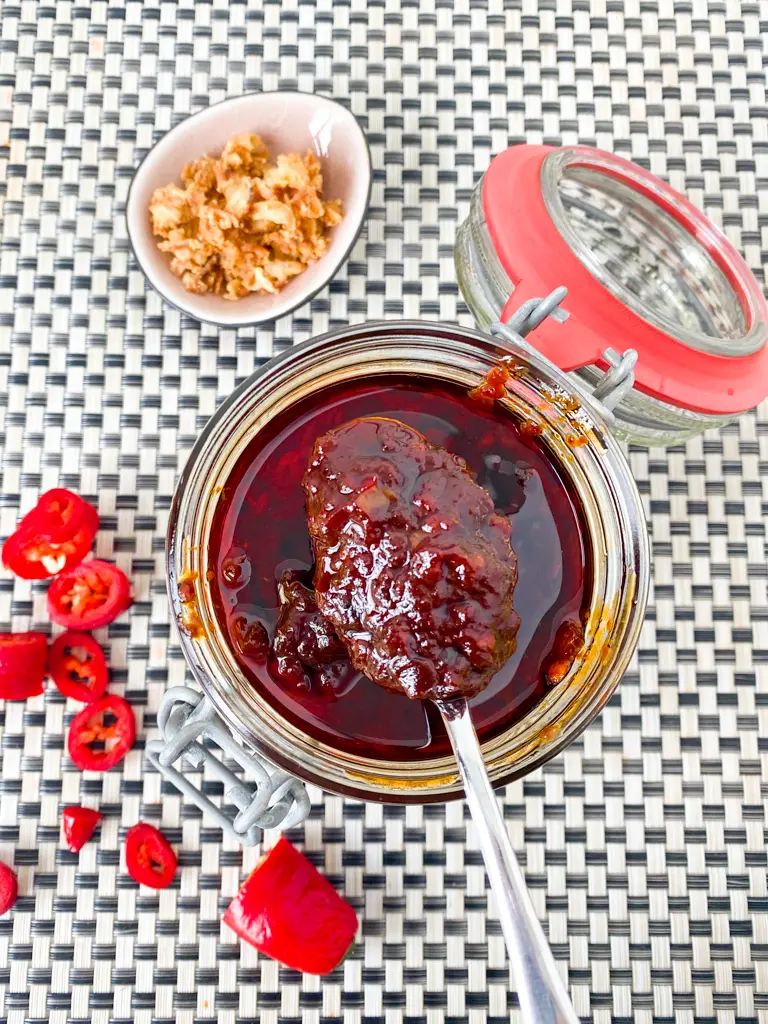 zelf gebakken sambal goreng maken © bettyskitchen.nl