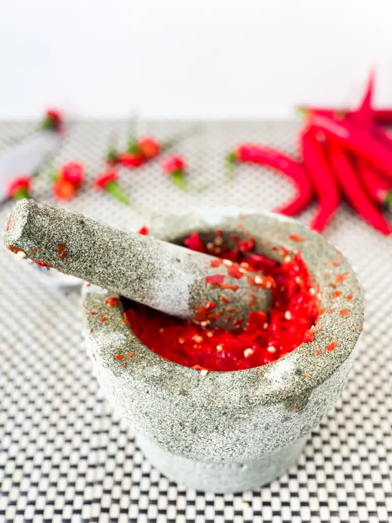 basis recept zelf sambal maken pittige pasta van rode pepers © bettyskitchen.nl