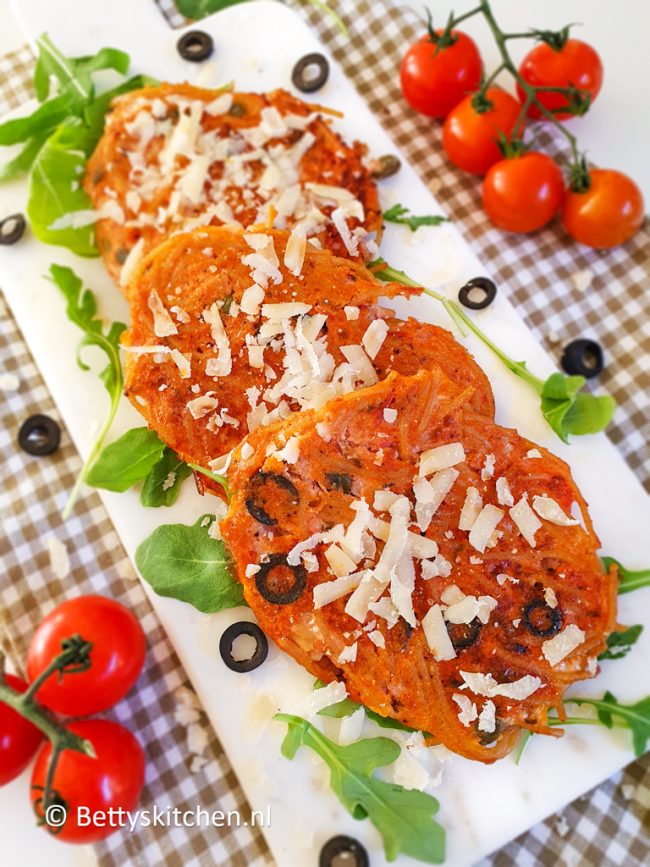 recept spaghetti koekjes met tomaten en olijven © bettykitchen.nl