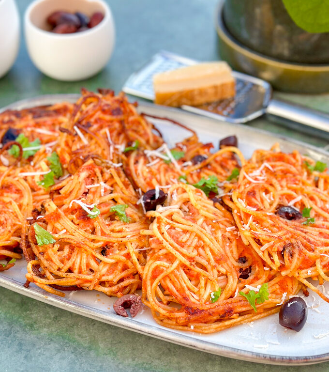recept spaghetti koekjes met tomaten en olijven © bettyskitchen.nl