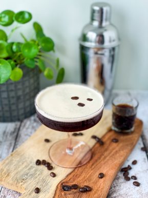 Een klein beetje ouder Espresso Martini Verjaardag Kaart