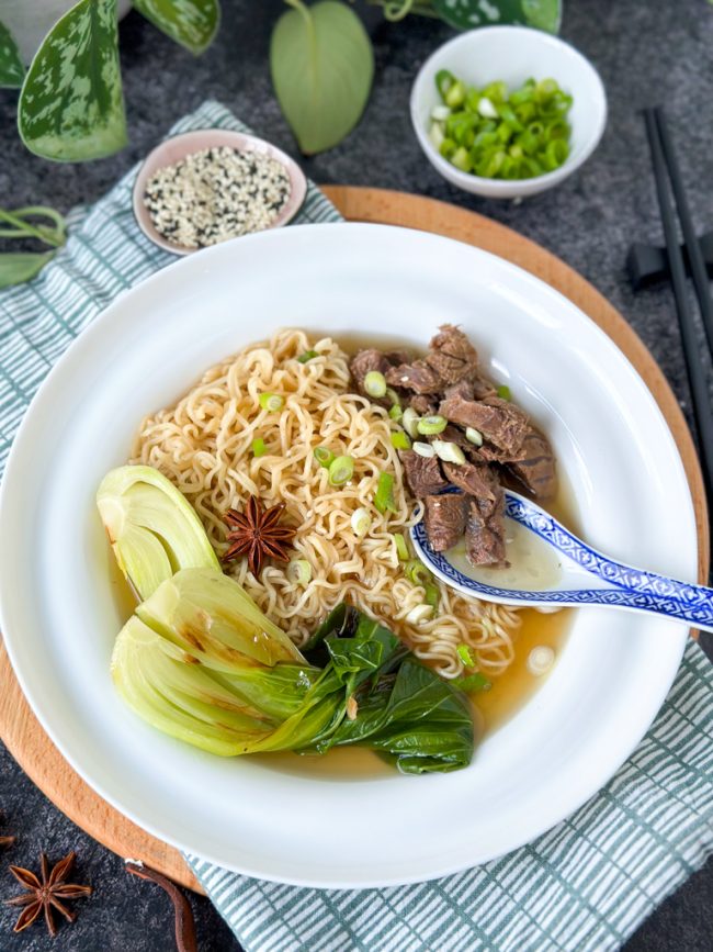 recept chinese rundvlees soep met noodles © bettyskitchen.nl