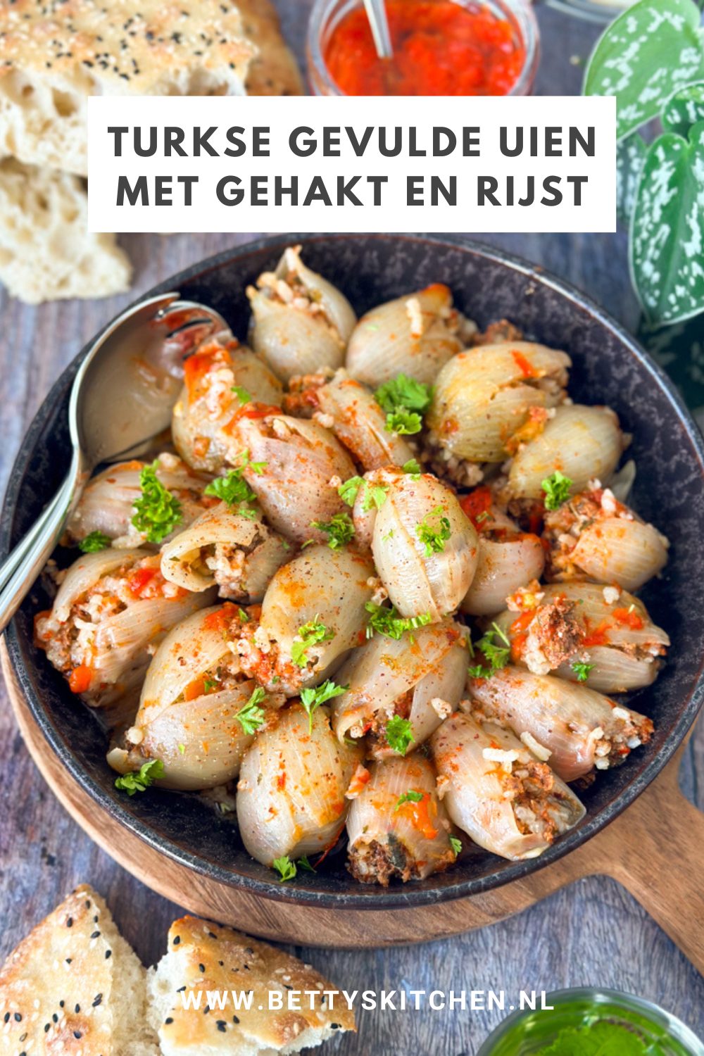 Gevulde uien met gehakt en rijst | Recept | Betty's Kitchen