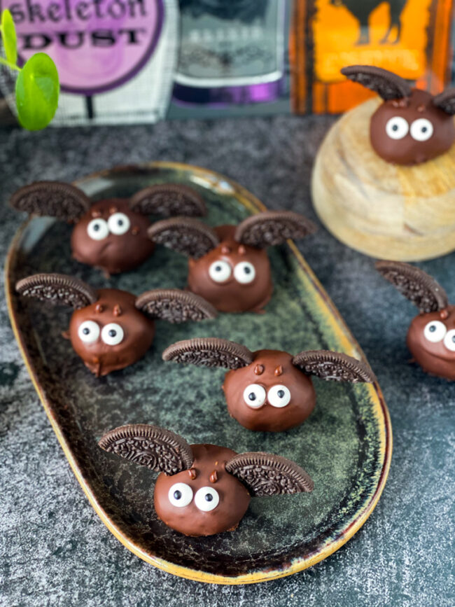 Recept Oreo Bat Balls voor halloween maken © bettyskitchen.nl
