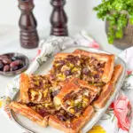 recept vegetarische Pissaladière met prei en olijven © bettyskitchen.nl