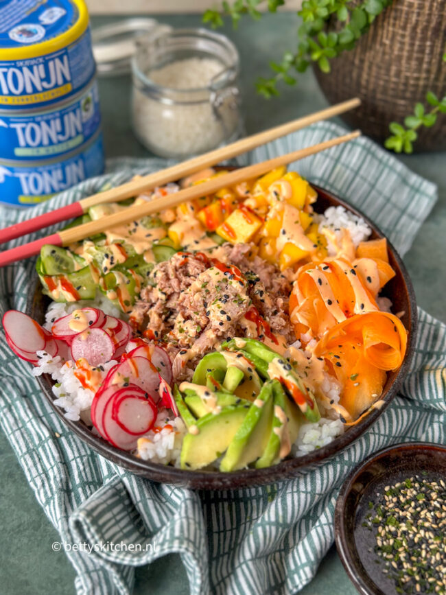 recept Poké bowl met pittige tonijn © bettyskitchen.nl