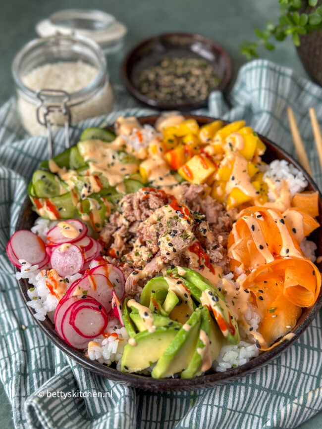 recept Poké bowl met pittige tonijn © bettyskitchen.nl