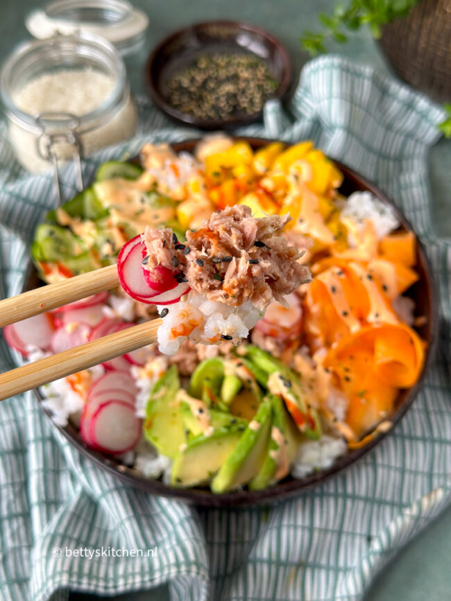 recept Poké bowl met pittige tonijn © bettyskitchen.nl