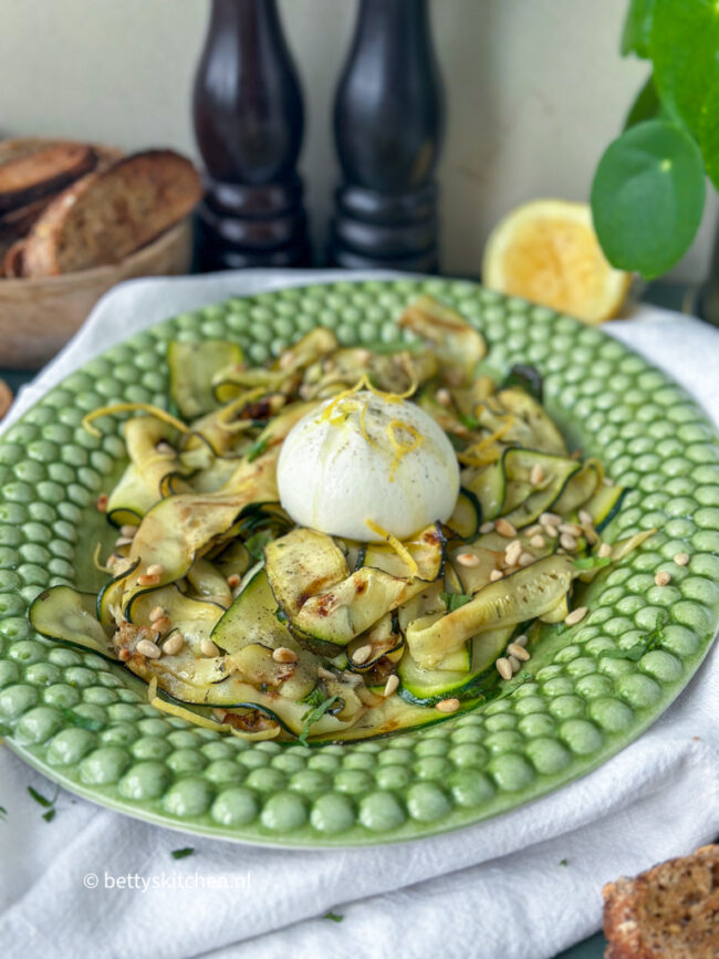 recept gegrilde courgette met burrata © bettyskitchen.nl