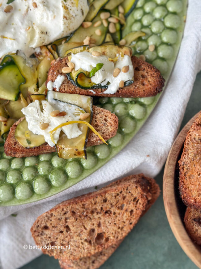 recept zelf crostini en bruschetta maken © bettyskitchen.nl