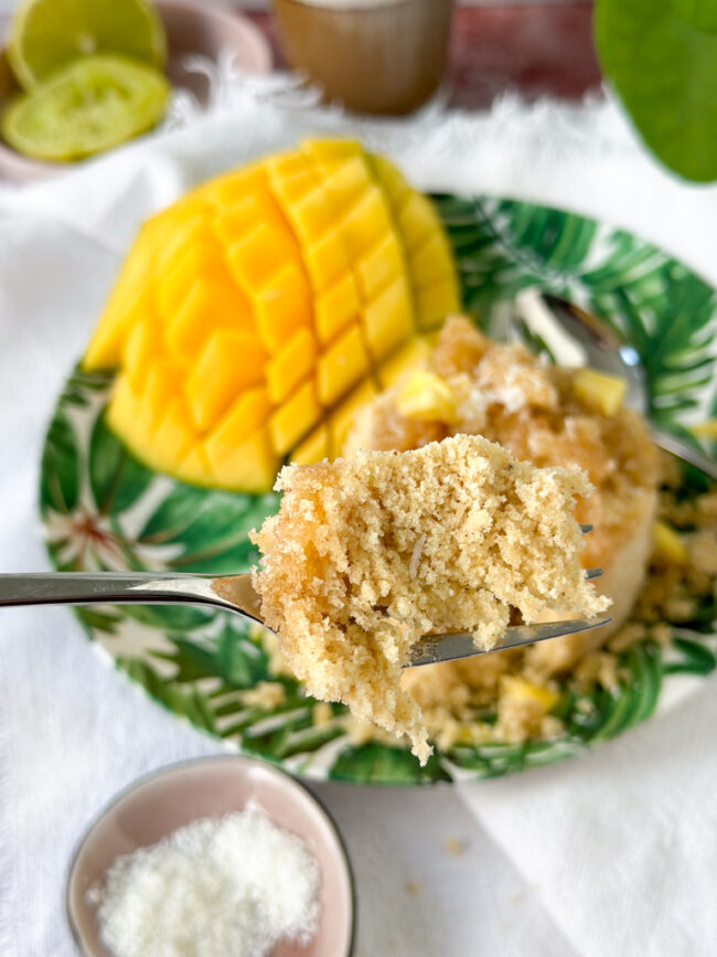 recept tropical mugcake met kokos en mango © bettyskitchen.nl