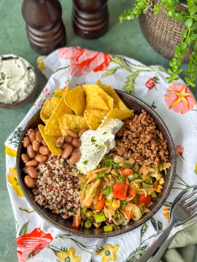 recept tex-mex burrito bowl met gehakt en quinoa © bettyskitchen.nl