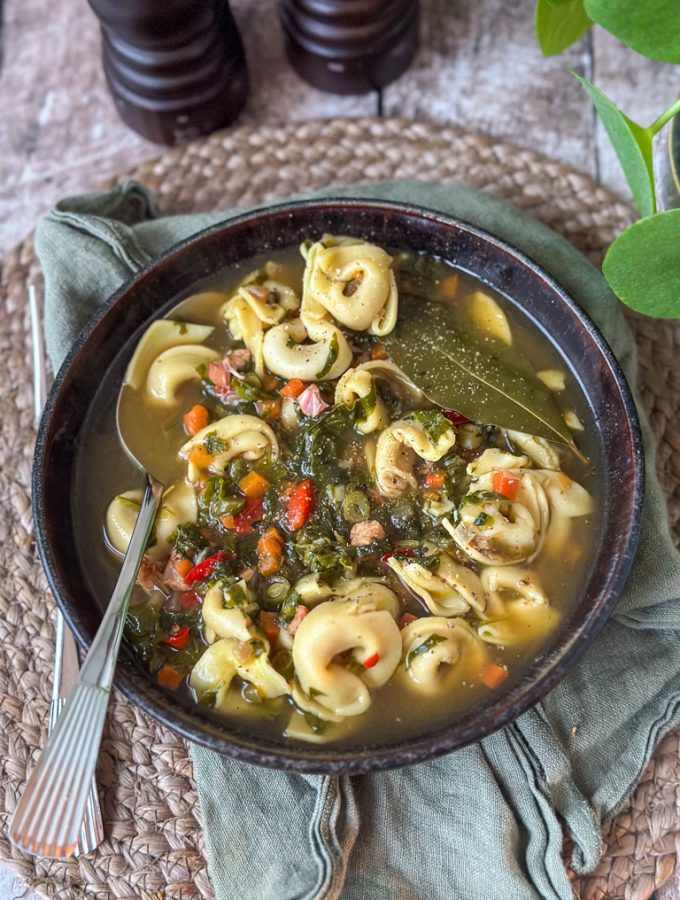 recept heldere minestroe met tortellini en spek blokjes © bettyskitchen.nl