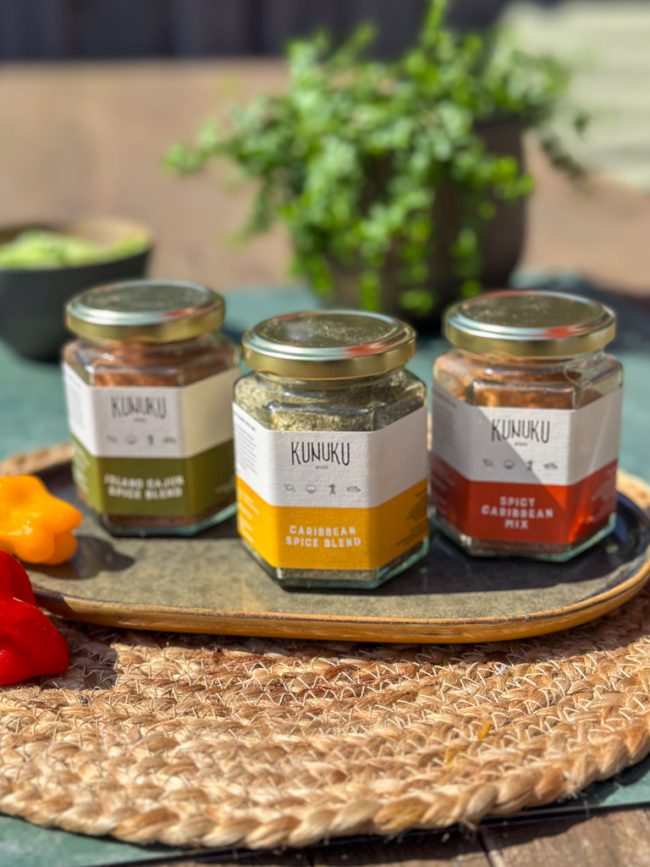 3x KUNUKU spices in pot