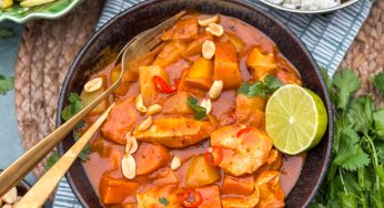 Thaise Massaman Curry met aardappels en kip