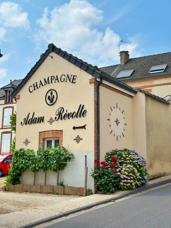 pleintje hautvillers dorpje in Champagne Frankrijk © bettyskitchen.nl