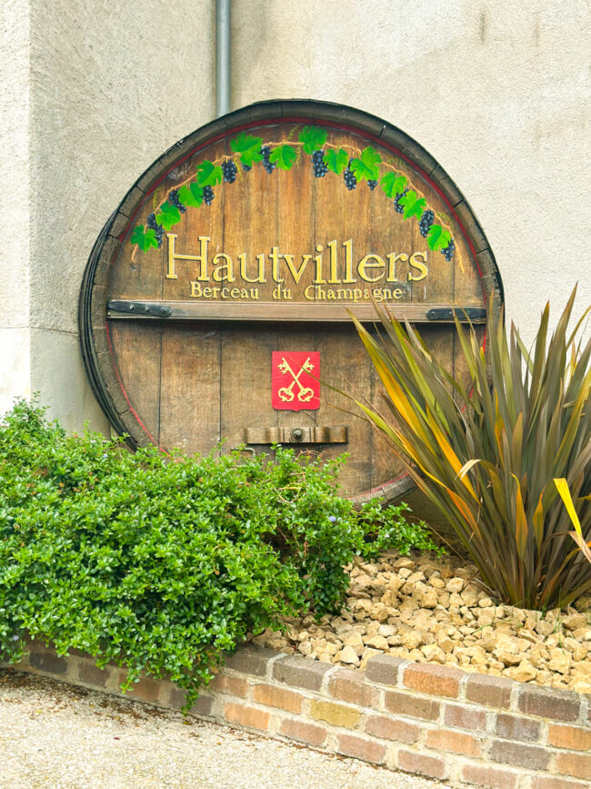 pleintje hautvillers dorpje in Champagne Frankrijk © bettyskitchen.nl