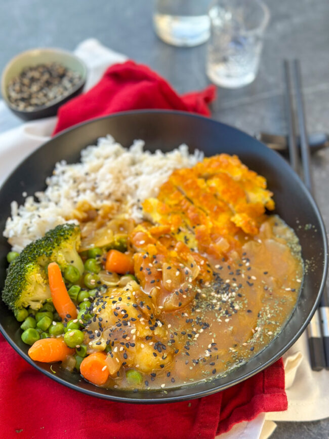 Kip Katsu Curry met rijst en broccoli | Recept | Betty's Kitchen