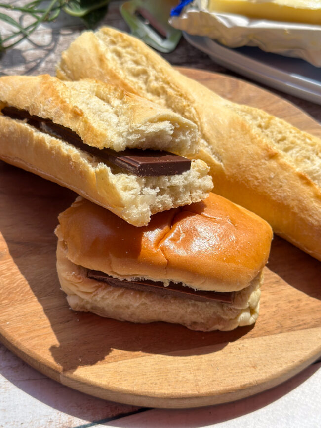 Stokbrood met chocolade en boter (Le Goûter)