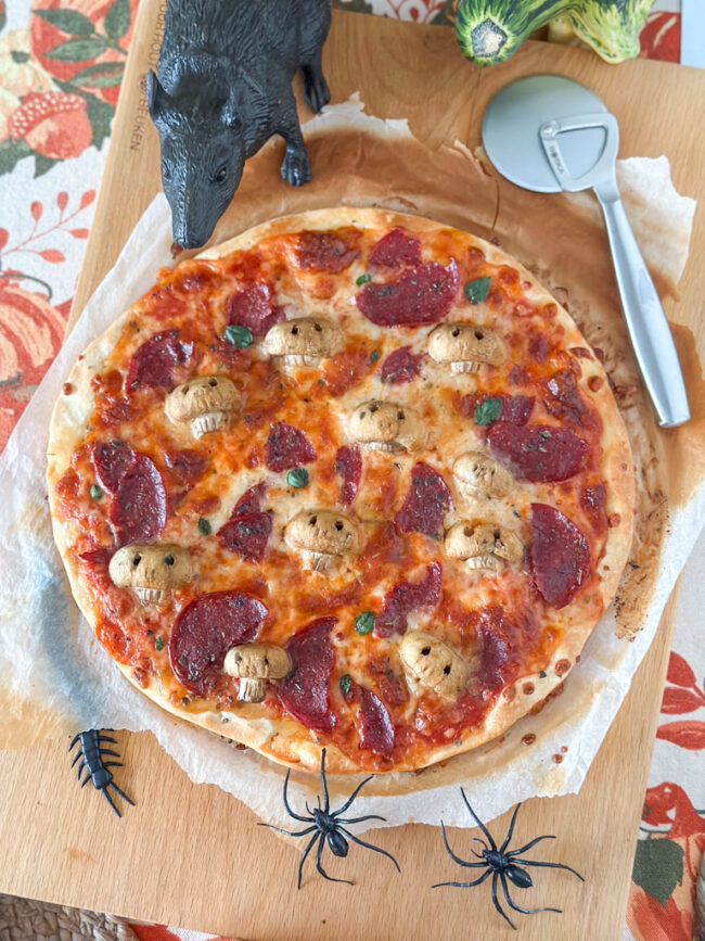 recept halloween pizza met skelet hoofden © bettyskitchen.nl