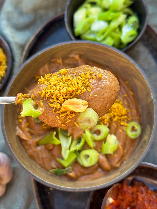 zelf pindasaus maken © bettyskitchen.nl