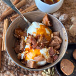 speculaas cookie dough met vanille ijs en karamel © bettyskitchen.nl