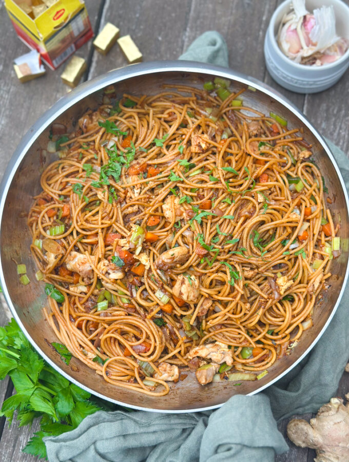 recept surinaamse bami met kip © bettyskitchen.nl