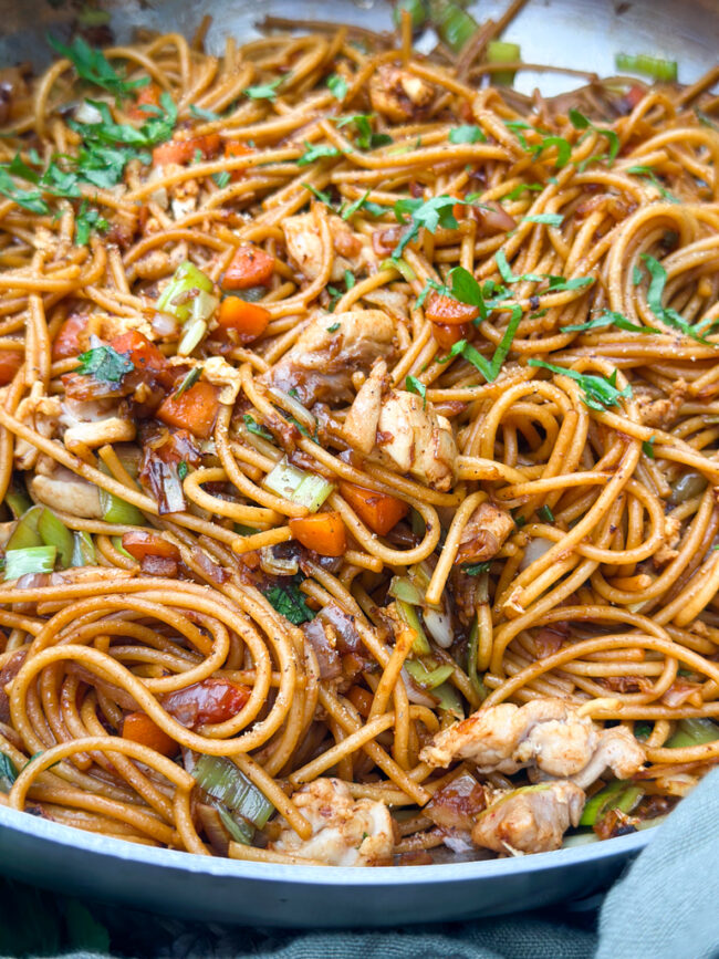 recept surinaamse bami met kip © bettyskitchen.nl