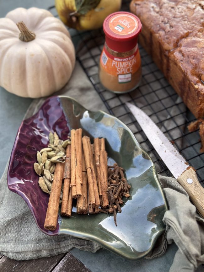 pumpkin spice kruiden mix voor kweepeer cake maken